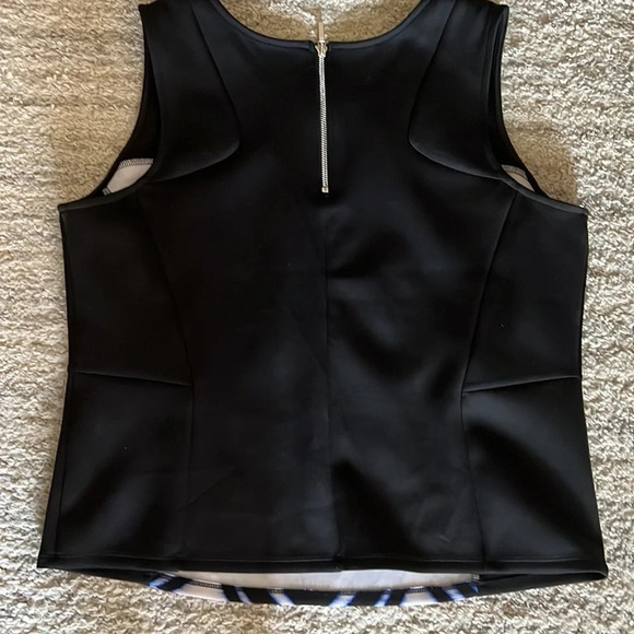 Lane Bryant ikat scuba top 14/16 navy, white. EUC sleeveless - Picture 3 of 4